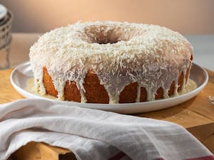Bolo de Abacaxi com Coco - Sabor Caseiro e Irresistível