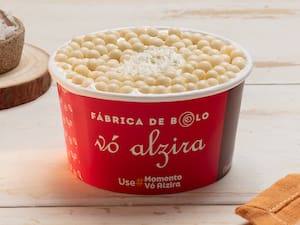 Bolo de Pote de Abacaxi com Coco
