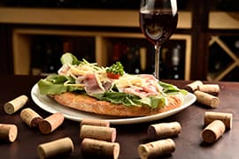 Focaccia Parma - Presunto Cru, Rúcula e Lascas de Parmesão
