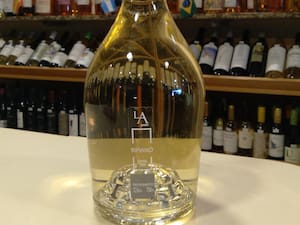 La Jovem Rippiano (Rieslig/Pinot Noir/ Trebbiano) 750ml