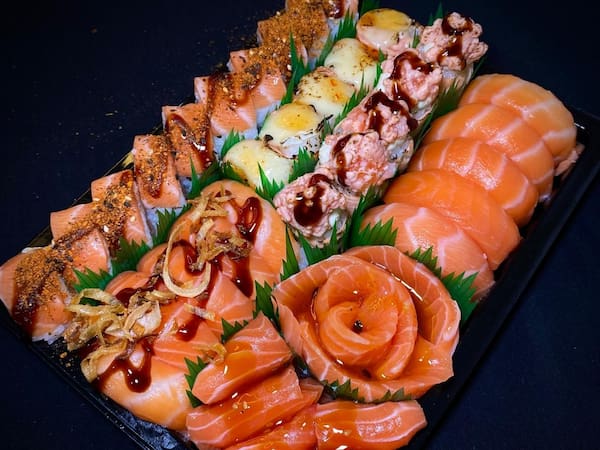 Kin Gourmet 40 peças: Kin Sushi - Ilha | iFood