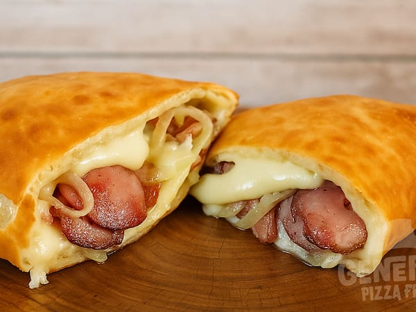 Pizza Frita de Calabresa Artesanal